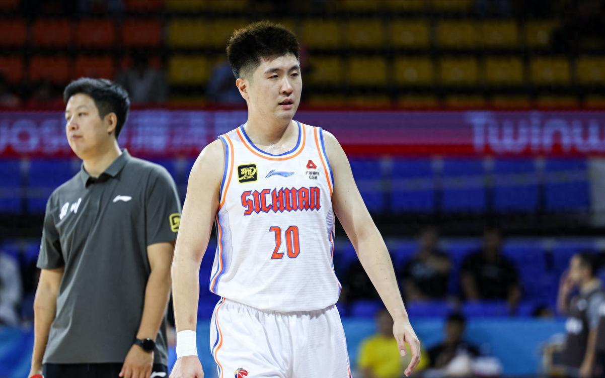 赛车投注-杜锋爱徒加盟NBL，新疆后卫伤势接近郭艾伦，杨舒予成女篮队长